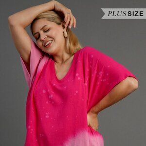 Umgee Linen Blend V-Neck (avail in XL, 1X, & 2X)